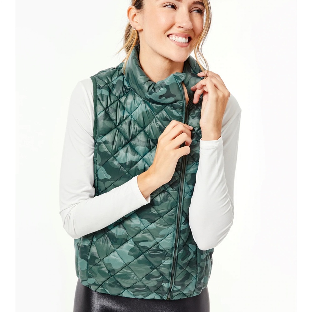 Addison Bay Webster Vest in Camo. Size S. Worn once!